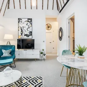 Stansted Airport Luxury Bishops Stortford Millars One Loft 3 Bishop's Stortford