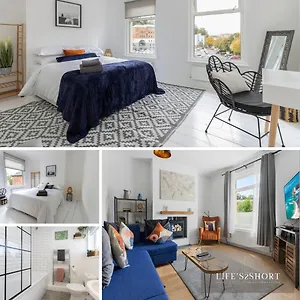 Luxe Garden House For 6 In Exeter